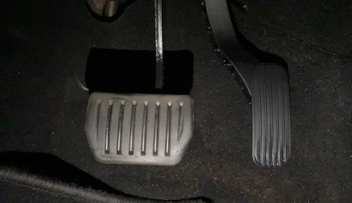 2022 Tata Safari XZA PLUS DARK EDITION, Diesel, Automatic, 35,266 km, Pedals