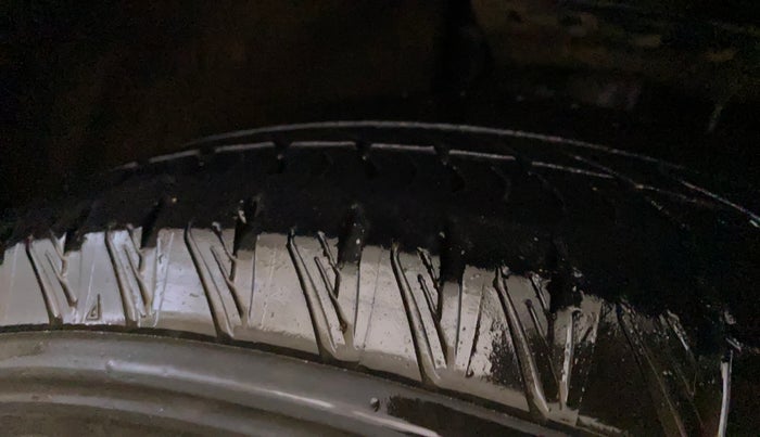 2022 Tata Safari XZA PLUS DARK EDITION, Diesel, Automatic, 35,266 km, Right Front Tyre Tread