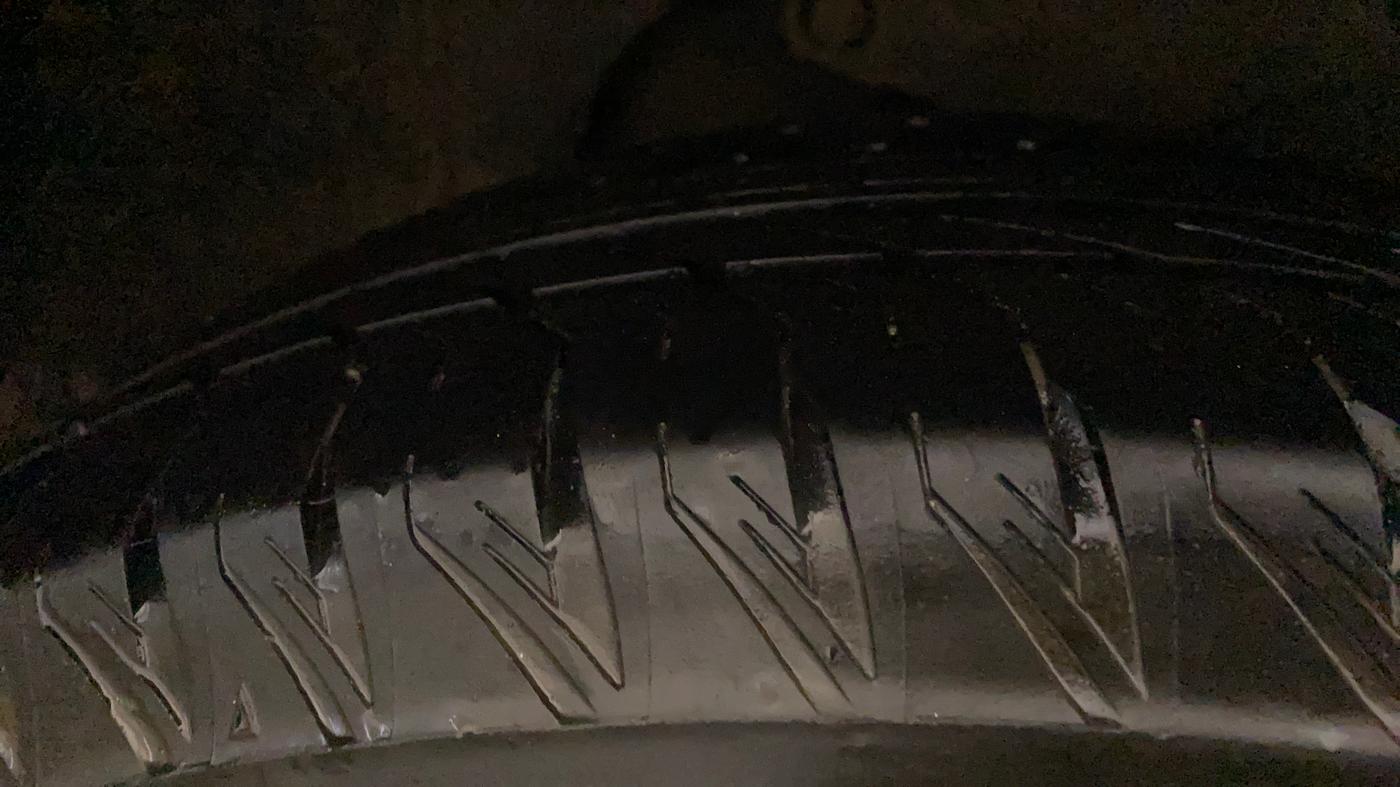 2022 Tata Safari XZA PLUS DARK EDITION, Diesel, Automatic, 35,053 km, Left Rear Tyre Tread