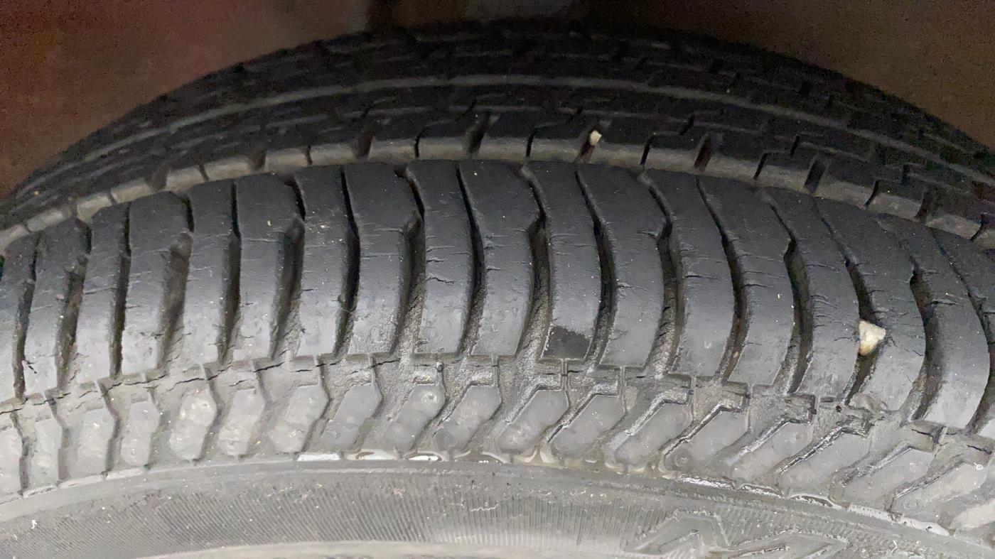 2013 Maruti Alto K10 VXI, Petrol, Manual, 3,870 km, Right Front Tyre Tread