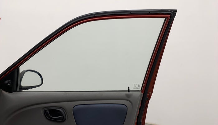 2013 Maruti Alto K10 VXI, Petrol, Manual, 3,870 km, Right front window switch / handle - Power window makes minor noise
