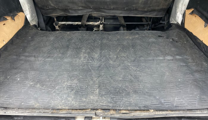 2018 Maruti Eeco 5 STR WITH A/C+HTR, Petrol, Manual, 22,845 km, Boot Inside