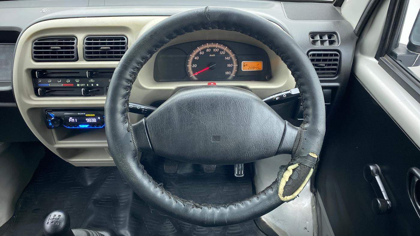 2018 Maruti Eeco 5 STR WITH A/C+HTR, Petrol, Manual, 22,845 km, Steering Wheel Close Up