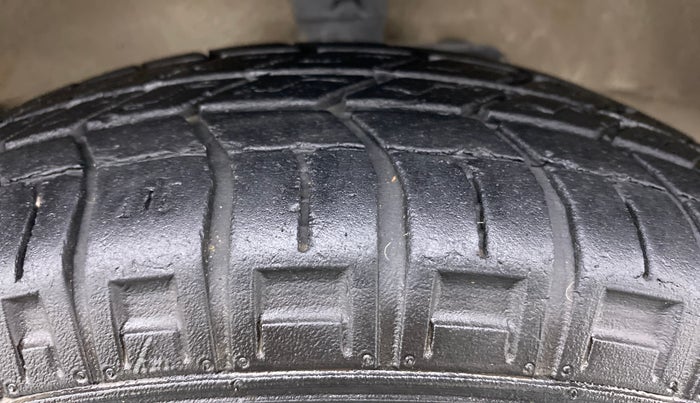 2018 Maruti Eeco 5 STR WITH A/C+HTR, Petrol, Manual, 22,845 km, Right Front Tyre Tread