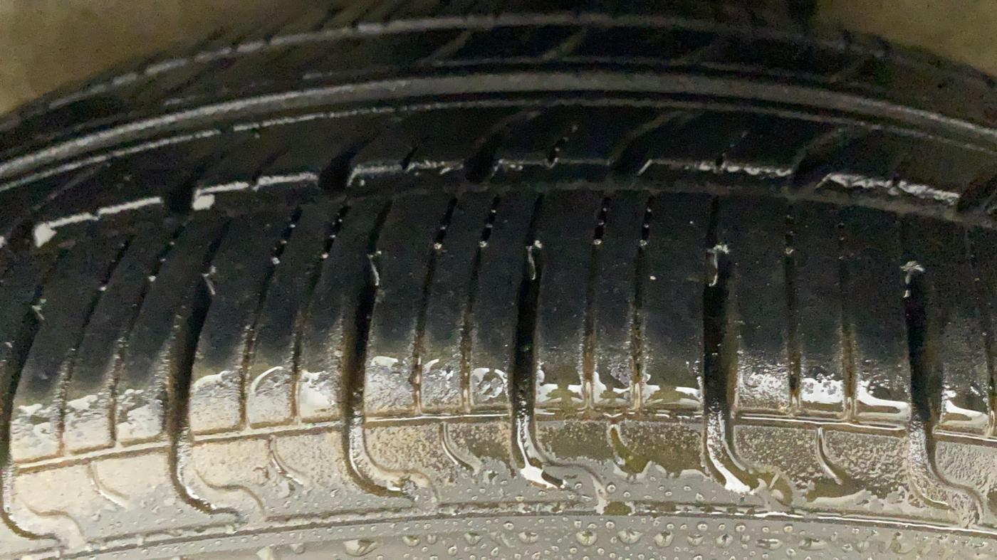 2017 Maruti Celerio VXI AMT, Petrol, Automatic, 50,907 km, Left Front Tyre Tread