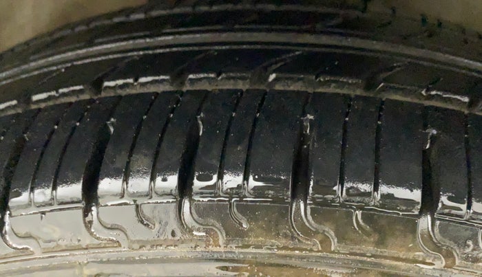 2017 Maruti Celerio VXI AMT, Petrol, Automatic, 50,907 km, Right Front Tyre Tread