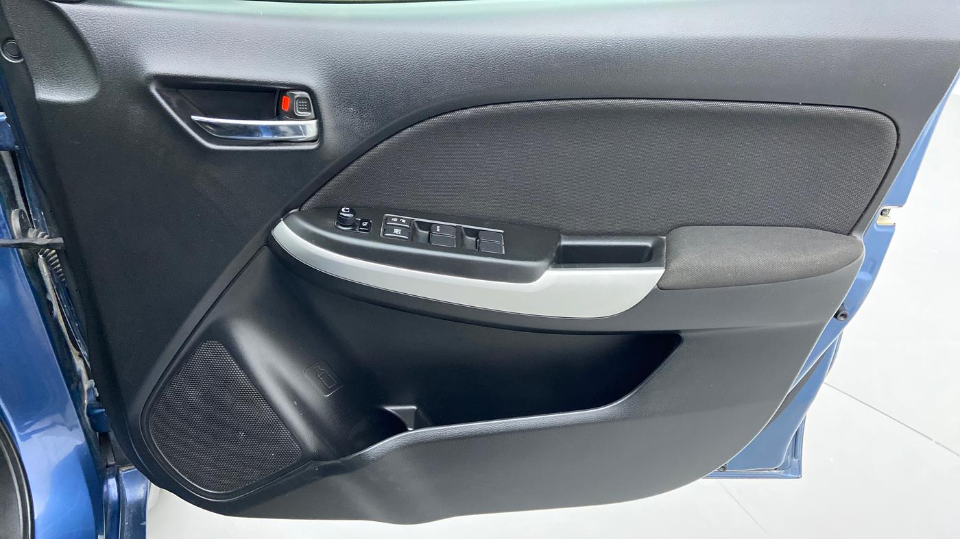 2017 Maruti Baleno ALPHA 1.2 K12, Petrol, Manual, 23,361 km, Driver Side Door Panels Control