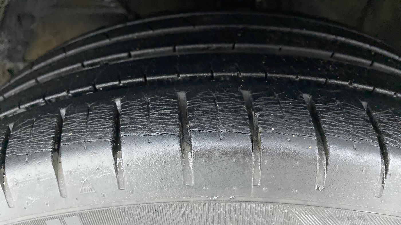 2017 Maruti Baleno ALPHA 1.2 K12, Petrol, Manual, 23,361 km, Left Front Tyre Tread