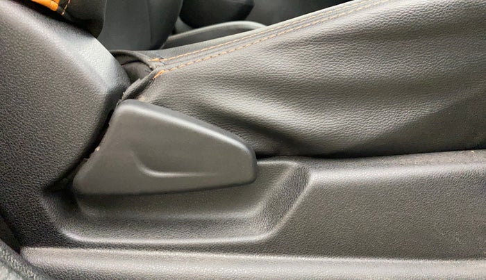 2019 Renault Kwid CLIMBER 1.0 AMT, Petrol, Automatic, 33,204 km, Driver Side Adjustment Panel