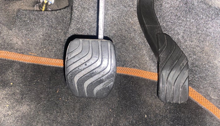 2019 Renault Kwid CLIMBER 1.0 AMT, Petrol, Automatic, 33,204 km, Pedals