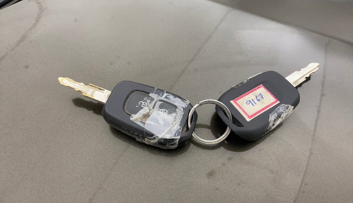 2019 Renault Kwid CLIMBER 1.0 AMT, Petrol, Automatic, 33,204 km, Key Close Up