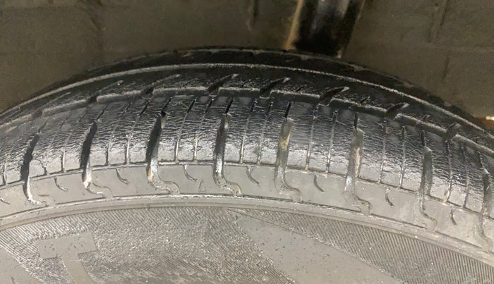 2019 Renault Kwid CLIMBER 1.0 AMT, Petrol, Automatic, 33,204 km, Left Rear Tyre Tread