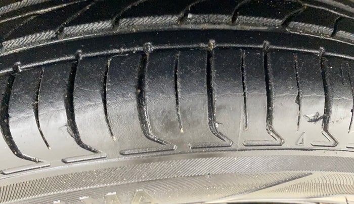 2017 Maruti Baleno DELTA CVT PETROL 1.2, Petrol, Automatic, 79,729 km, Right Front Tyre Tread