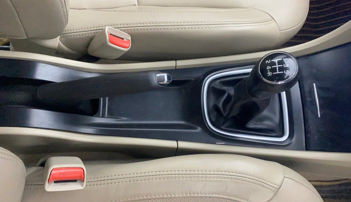 2018 Maruti Ciaz ALPHA 1.4 PETROL, Petrol, Manual, 99,109 km, Gear Lever