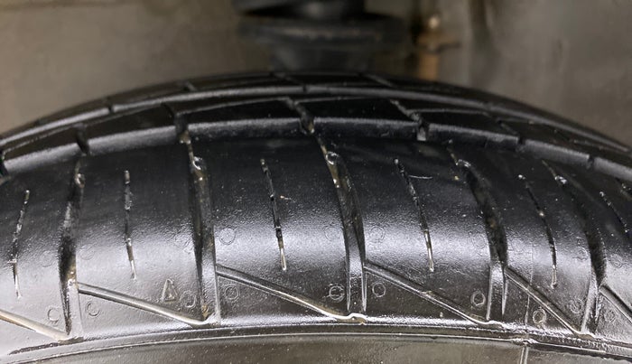 2019 Maruti Alto 800 LXI, Petrol, Manual, 35,797 km, Left Front Tyre Tread
