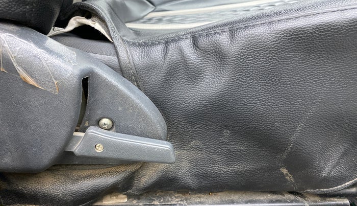 2019 Maruti Alto 800 LXI, Petrol, Manual, 35,797 km, Driver Side Adjustment Panel