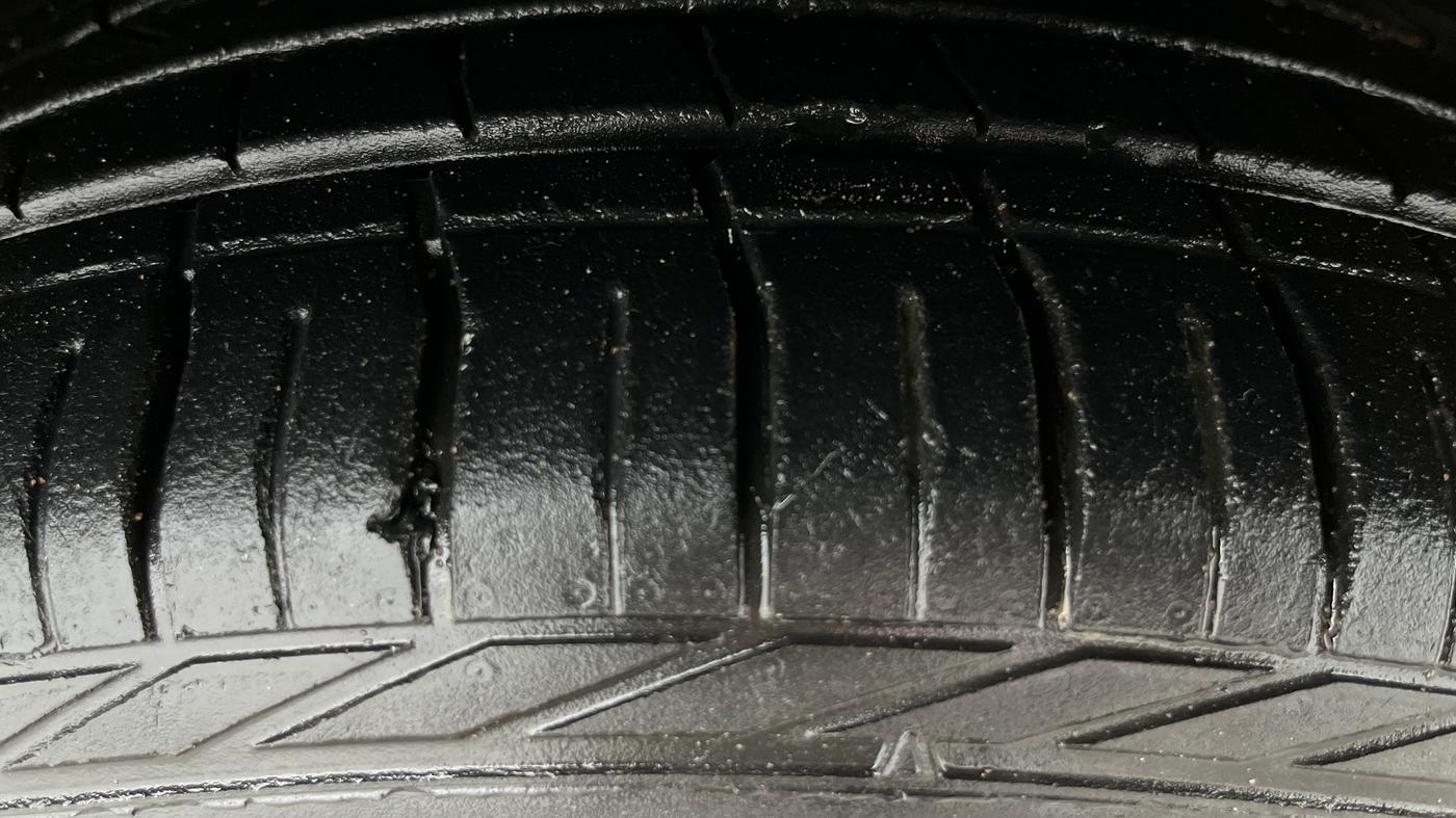 2019 Tata NEXON XZA PLUS PETROL, Petrol, Automatic, 48,542 km, Right Front Tyre Tread