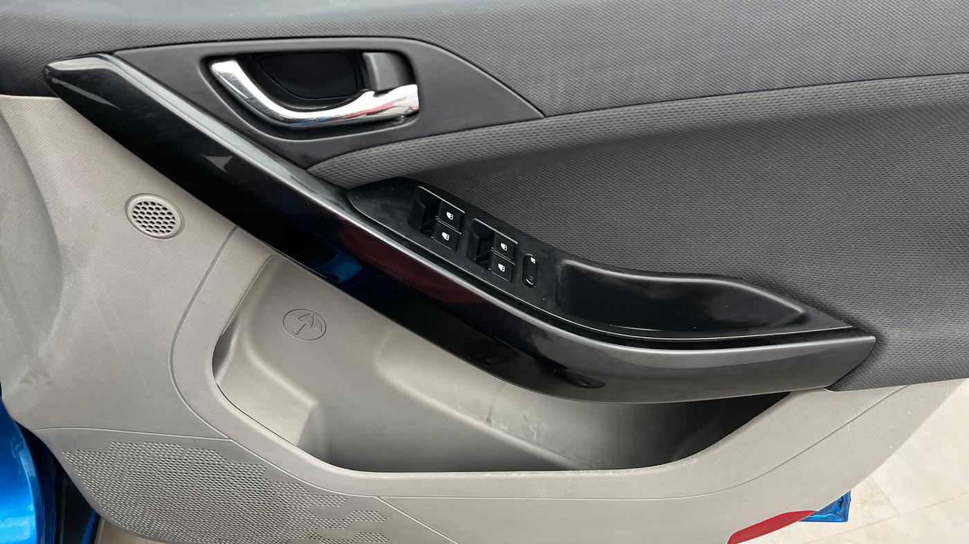 2019 Tata NEXON XZA PLUS PETROL, Petrol, Automatic, 48,542 km, Driver Side Door Panels Control