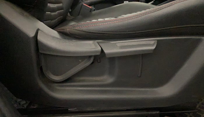 2020 KIA SONET GTX PLUS 1.0 DCT, Petrol, Automatic, 92,152 km, Driver Side Adjustment Panel