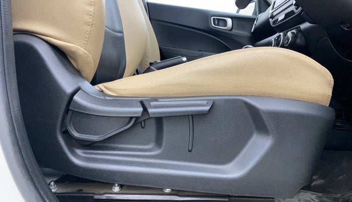 2021 Hyundai VENUE SX PLUS 1.0 TURBO DCT, Petrol, Automatic, 31,075 km, Driver Side Adjustment Panel