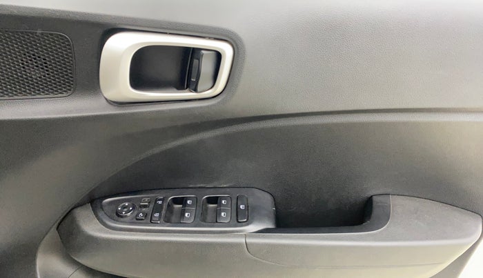 2021 Hyundai VENUE SX PLUS 1.0 TURBO DCT, Petrol, Automatic, 31,075 km, Driver Side Door Panels Control