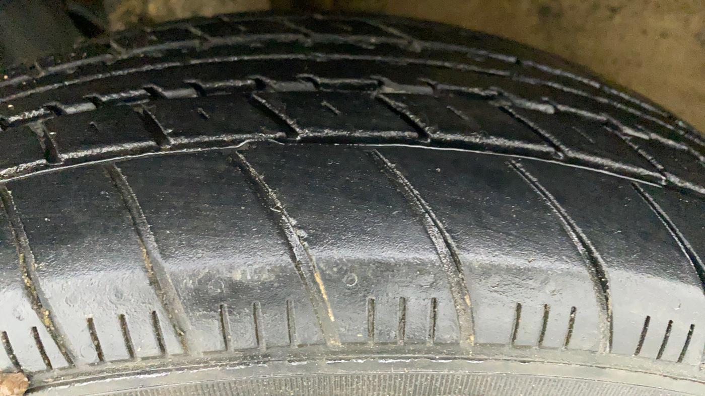 2019 Maruti New Wagon-R 1.0 Lxi (o) cng, CNG, Manual, 54,324 km, Left Front Tyre Tread