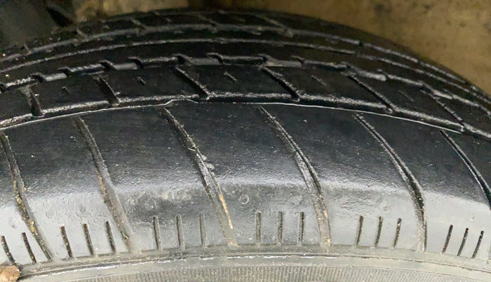 2019 Maruti New Wagon-R 1.0 Lxi (o) cng, CNG, Manual, 54,324 km, Left Front Tyre Tread