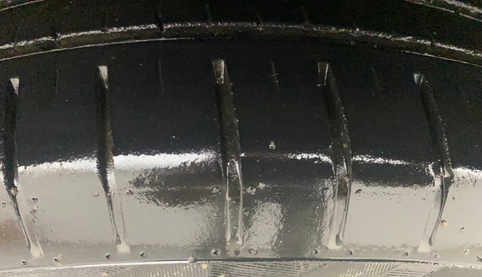 2021 Maruti Swift ZXI AMT, Petrol, Automatic, 22,023 km, Left Front Tyre Tread