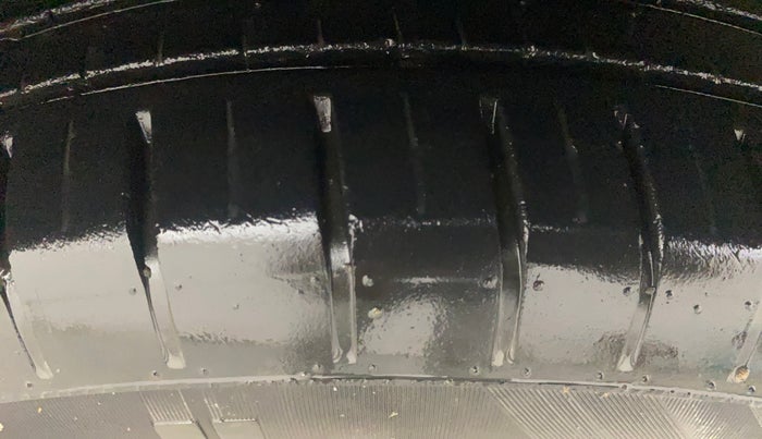 2021 Maruti Swift ZXI AMT, Petrol, Automatic, 22,023 km, Right Front Tyre Tread