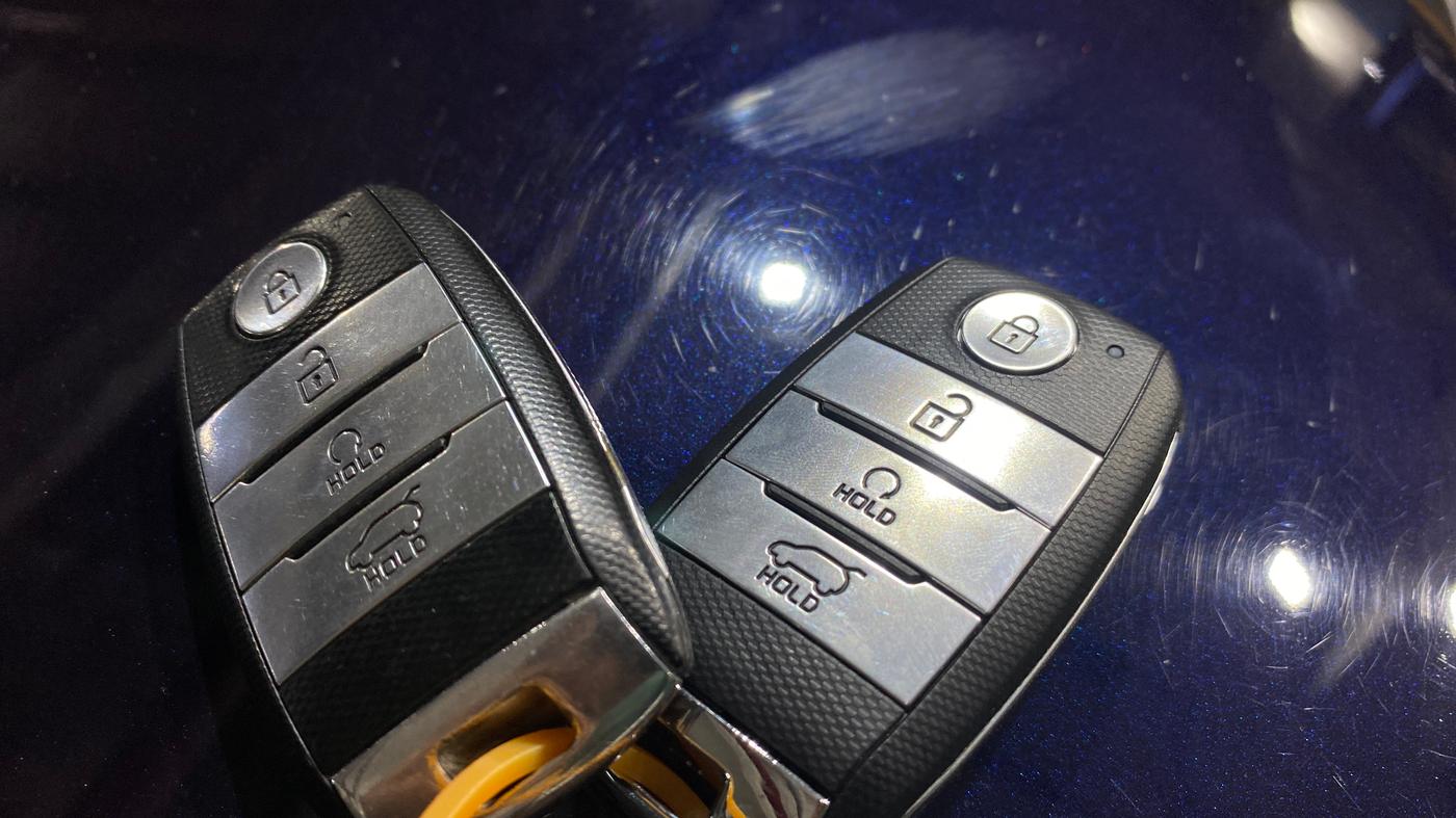 2023 KIA SONET HTX 1.0 IMT, Petrol, Manual, 61,339 km, Key Close Up