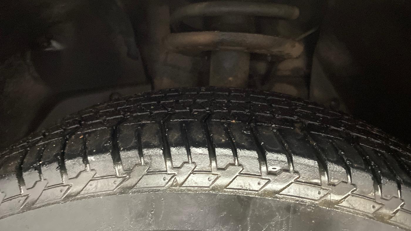 2019 Mahindra XUV500 W7, Diesel, Manual, 45,881 km, Left Front Tyre Tread
