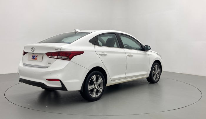 2018 Hyundai Verna 1.6 SX VTVT, Petrol, Manual, 26,922 km, Right Back Diagonal