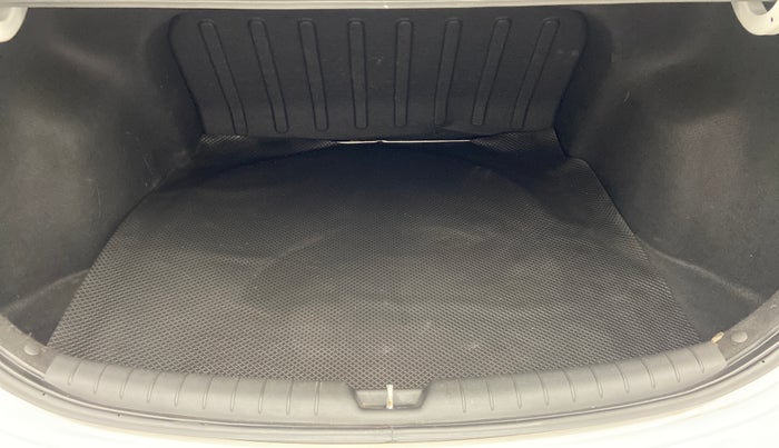 2018 Hyundai Verna 1.6 SX VTVT, Petrol, Manual, 26,922 km, Boot Inside