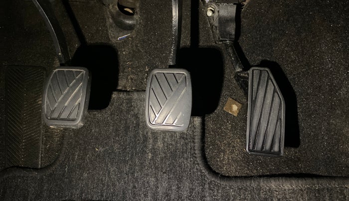 2016 Maruti Baleno SIGMA PETROL 1.2, CNG, Manual, 1,00,040 km, Pedals