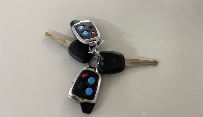 2016 Maruti Baleno SIGMA PETROL 1.2, CNG, Manual, 1,00,040 km, Key Close Up