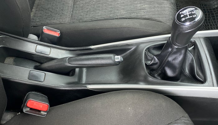 2016 Maruti Baleno DELTA PETROL 1.2, Petrol, Manual, 86,292 km, Gear Lever