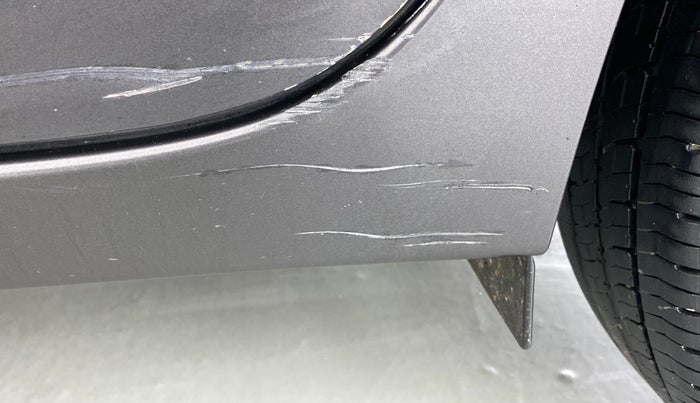 2016 Maruti Baleno DELTA PETROL 1.2, Petrol, Manual, 86,292 km, Left running board - Minor scratches
