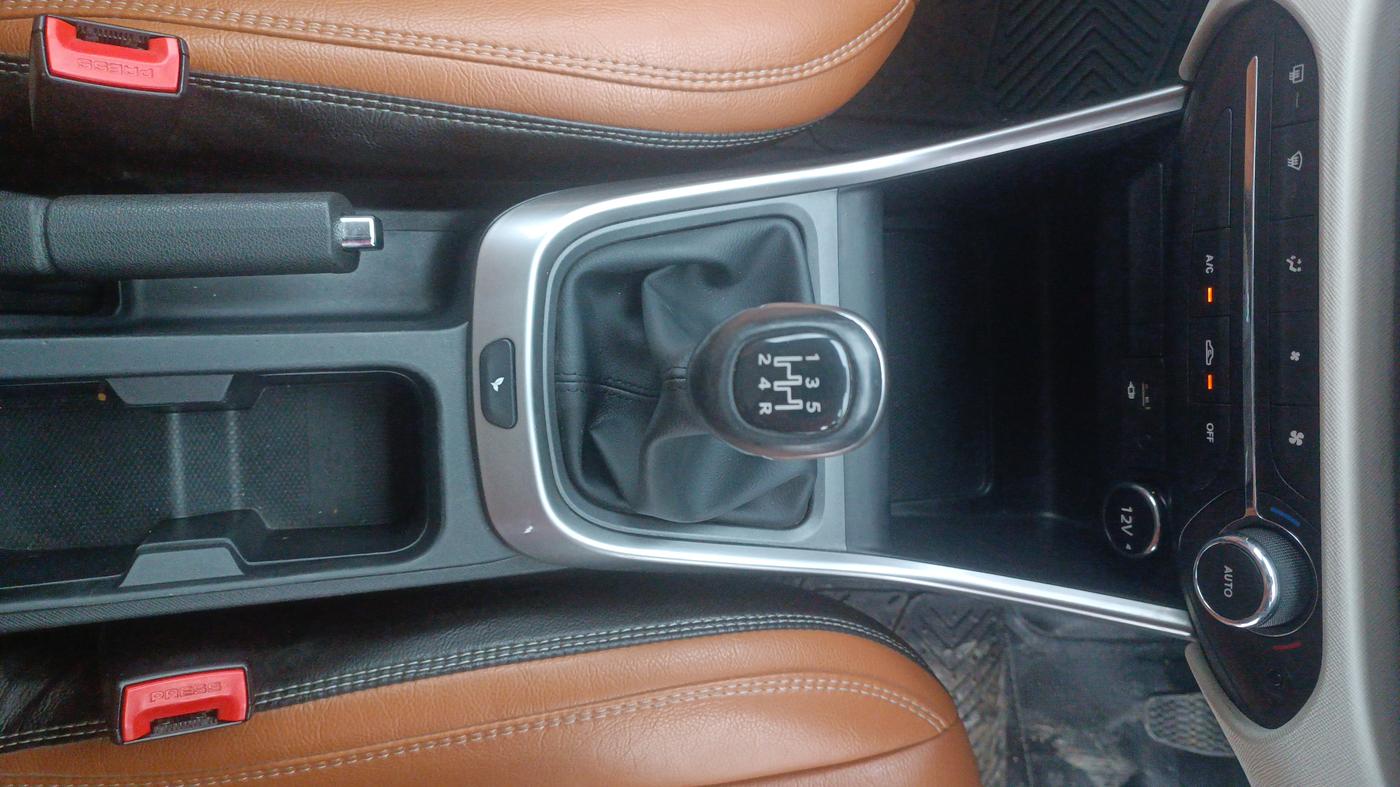 2023 Tata ALTROZ XZ PETROL, Petrol, Manual, 72,711 km, Gear Lever