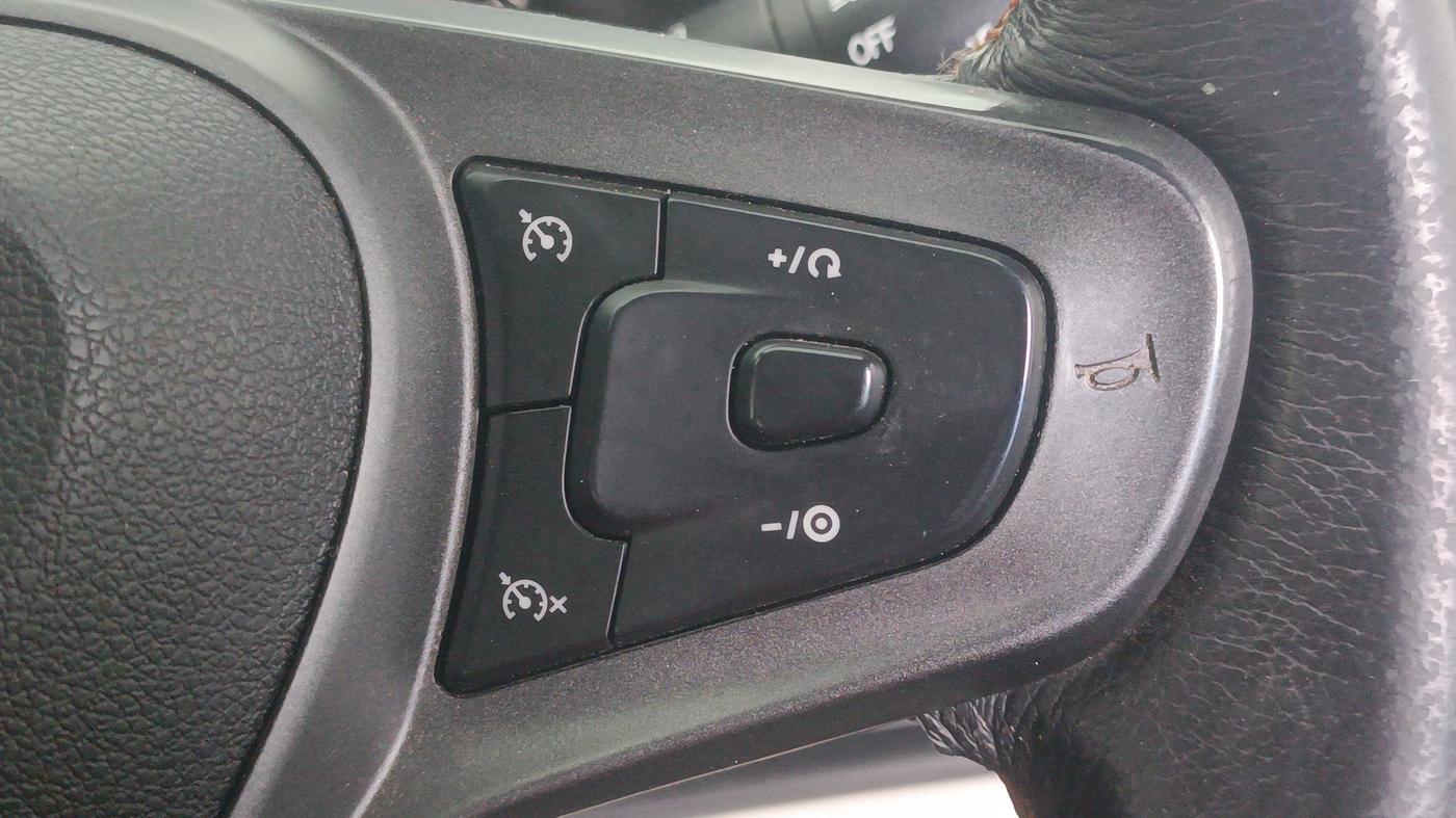 2023 Tata ALTROZ XZ PETROL, Petrol, Manual, 72,711 km, Adaptive Cruise Control