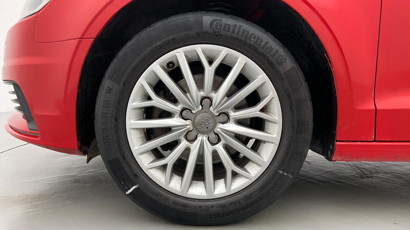 2014 Audi A3 2.0 TDI  PREMIUM, Diesel, Automatic, 53,054 km, Left Front Wheel