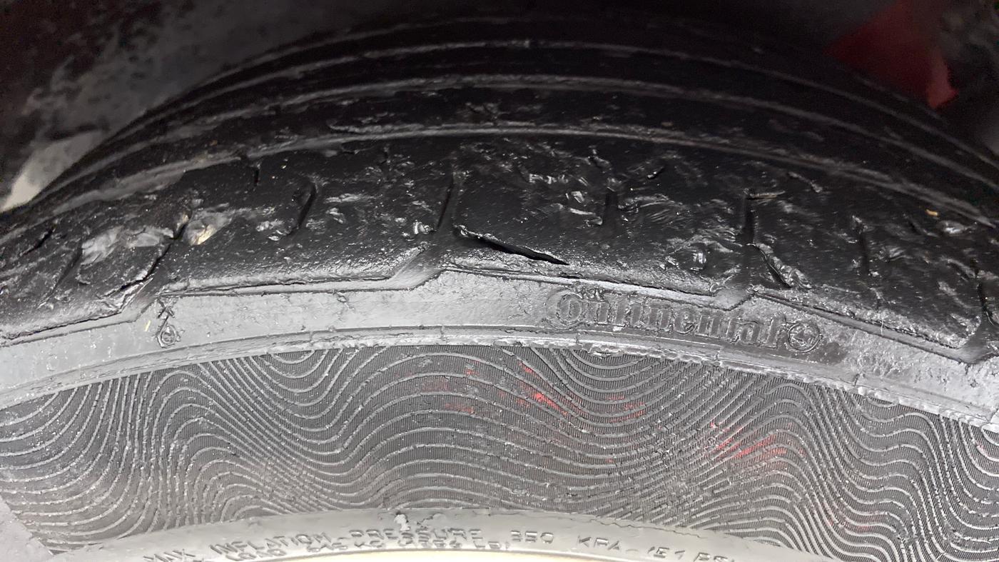 2014 Audi A3 2.0 TDI  PREMIUM, Diesel, Automatic, 53,054 km, Left Front Tyre Tread