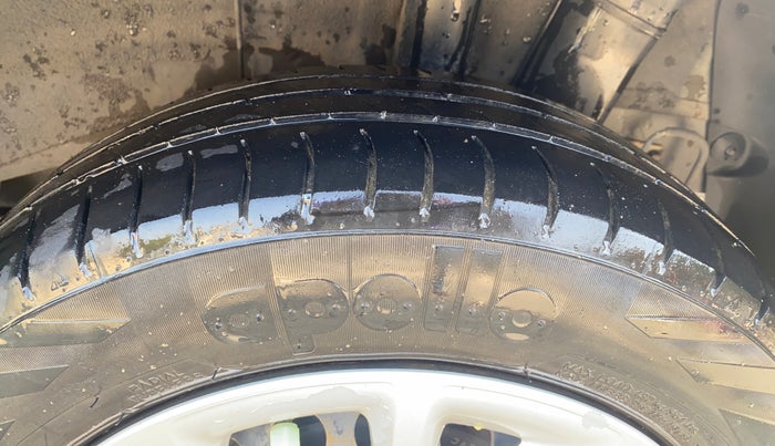 2019 Hyundai Grand i10 MAGNA 1.2 KAPPA VTVT, CNG, Manual, 79,602 km, Left Rear Tyre Tread