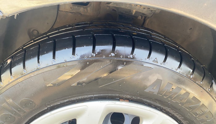 2019 Hyundai Grand i10 MAGNA 1.2 KAPPA VTVT, CNG, Manual, 79,602 km, Left Front Tyre Tread