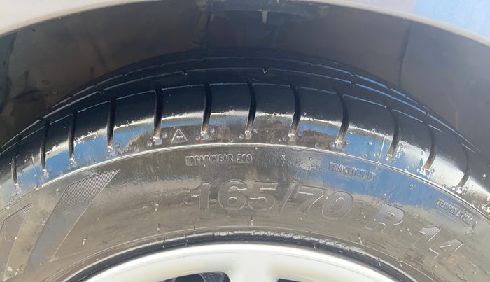 2019 Hyundai Grand i10 MAGNA 1.2 KAPPA VTVT, CNG, Manual, 79,602 km, Right Front Tyre Tread