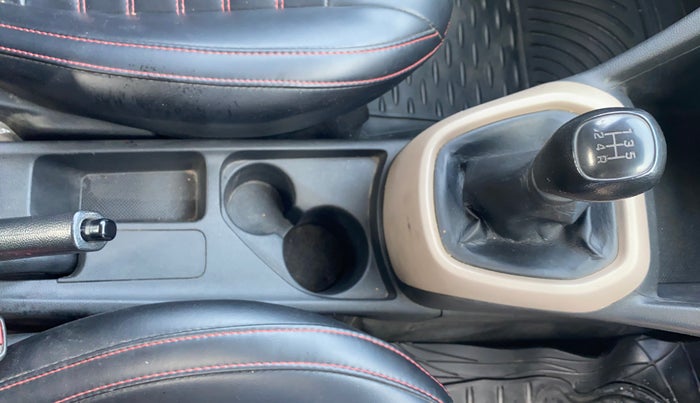 2019 Hyundai Grand i10 MAGNA 1.2 KAPPA VTVT, CNG, Manual, 79,602 km, Gear Lever