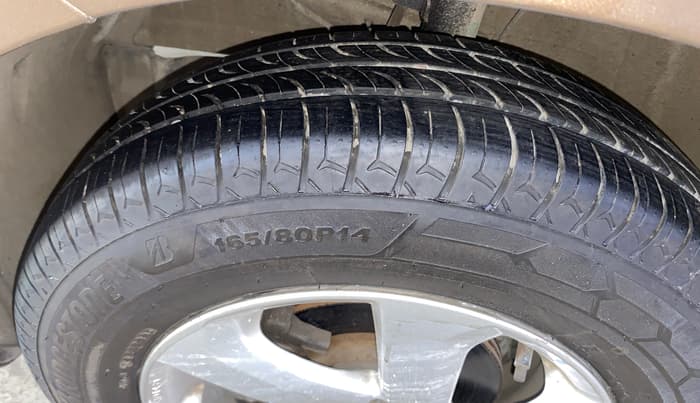 2017 Maruti Dzire VXI, Petrol, Manual, 88,067 km, Left Front Tyre Tread