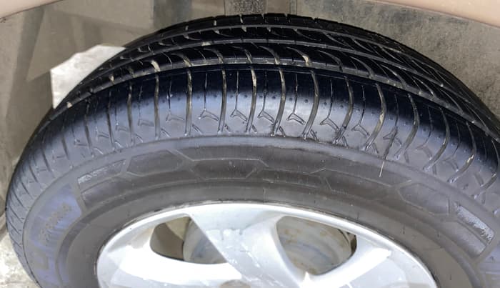 2017 Maruti Dzire VXI, Petrol, Manual, 88,067 km, Right Rear Tyre Tread
