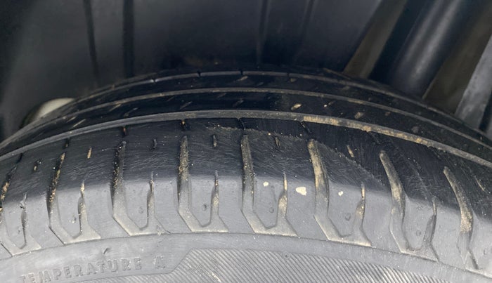 2020 Maruti Ertiga VXI CNG, CNG, Manual, 56,473 km, Left Rear Tyre Tread