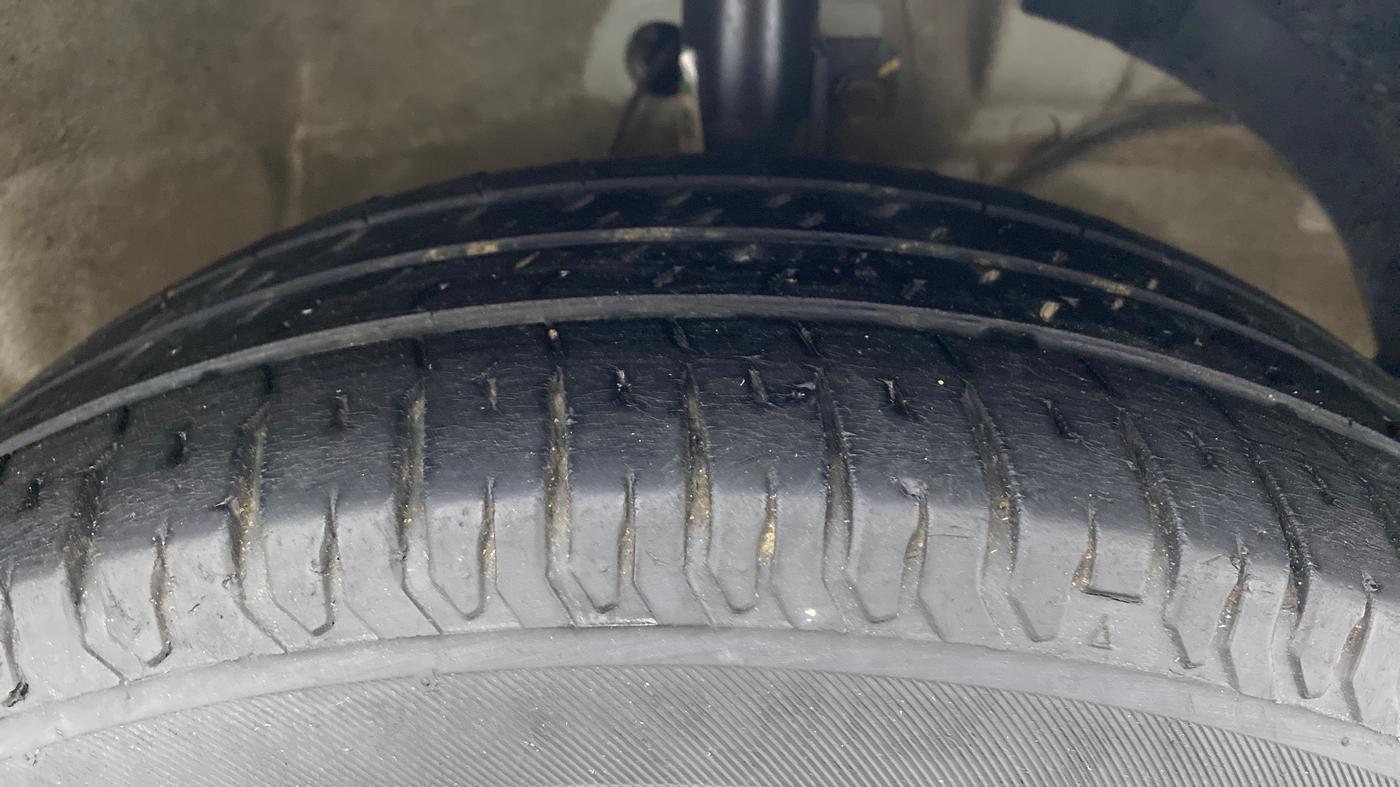 2020 Maruti Ertiga VXI CNG, CNG, Manual, 56,473 km, Right Front Tyre Tread