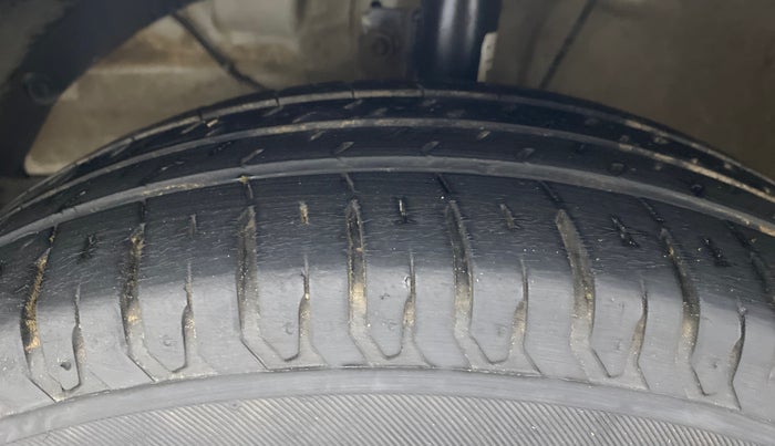 2020 Maruti Ertiga VXI CNG, CNG, Manual, 56,473 km, Left Front Tyre Tread